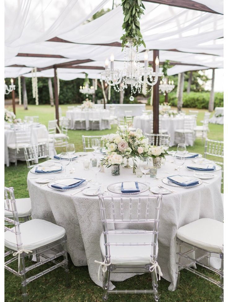 Crystal clear resin chiavari chair
